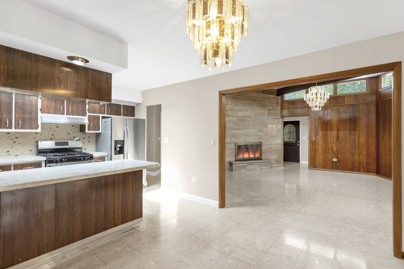 30W501 Lies Road West Chicago, IL 60185 - Photo 6 of 28 Gallery Image 6