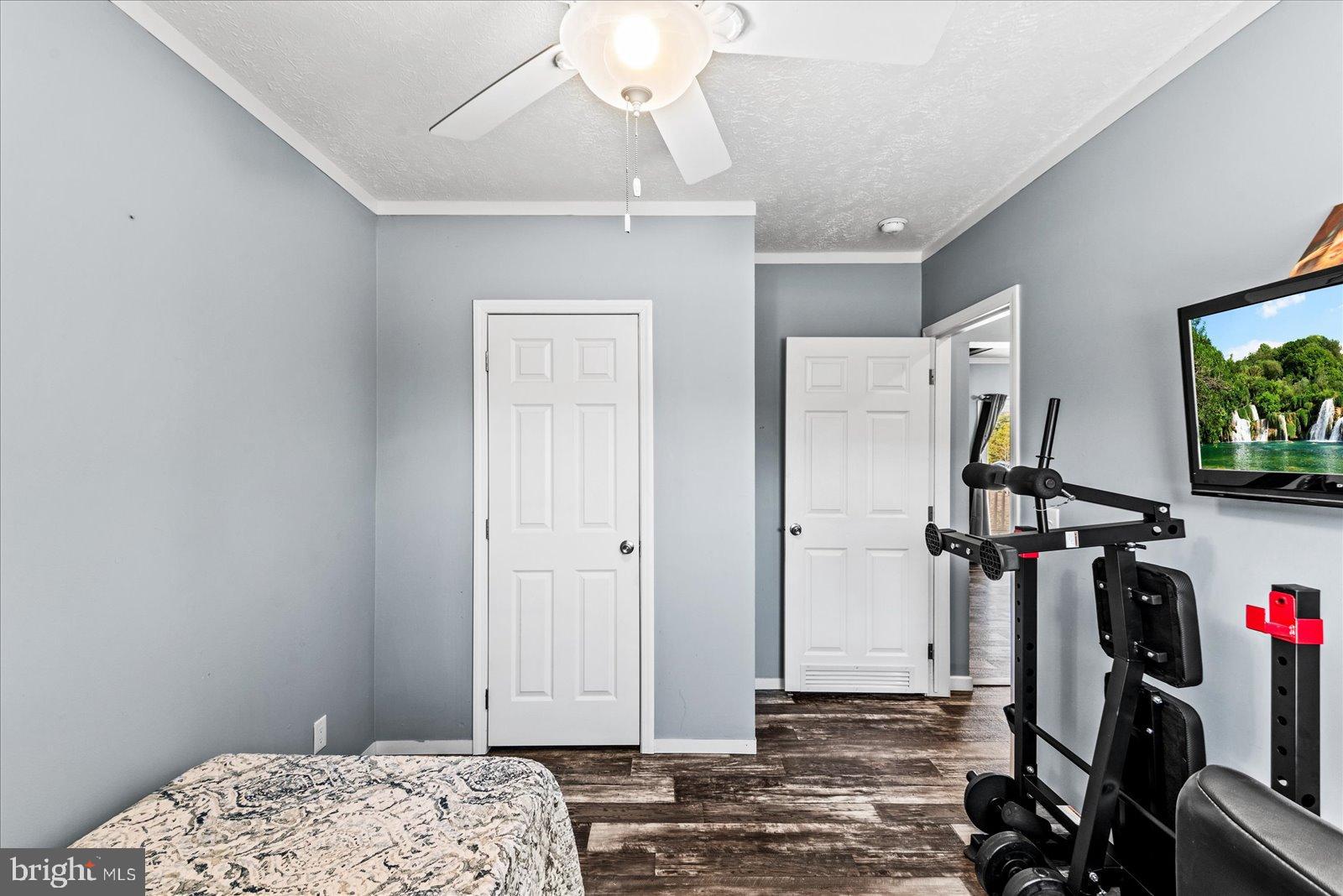 6600 Stubbs Bridge Road Spotsylvania, VA 22551 - Photo 22 of 37 Cozy room with modern touches and light.