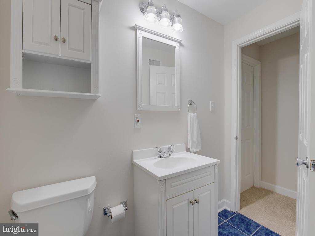 976 Pebblestone Road Pasadena, MD 21122 - Photo 28 of 39 Full bathroom in lower level