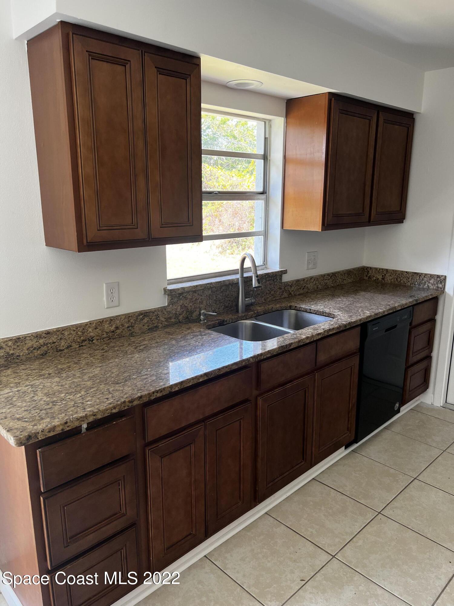 1258 Randy Avenue Southeast Palm Bay, FL 32909 - Photo 3 of 11 Kitchen