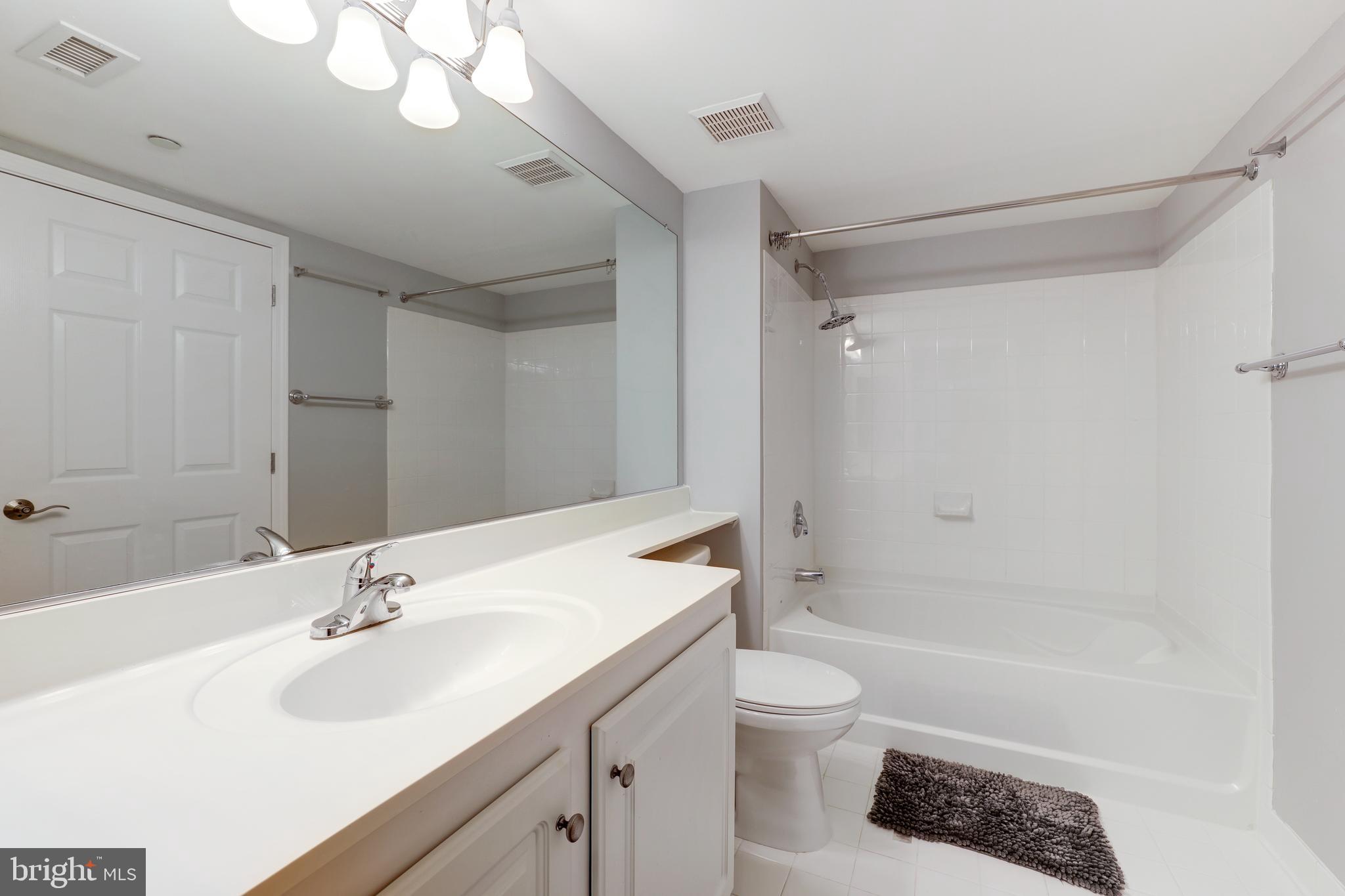 11710 Old Georgetown Road, Unit 809 Rockville, MD 20852 - Photo 16 of 39 Gallery Image 16