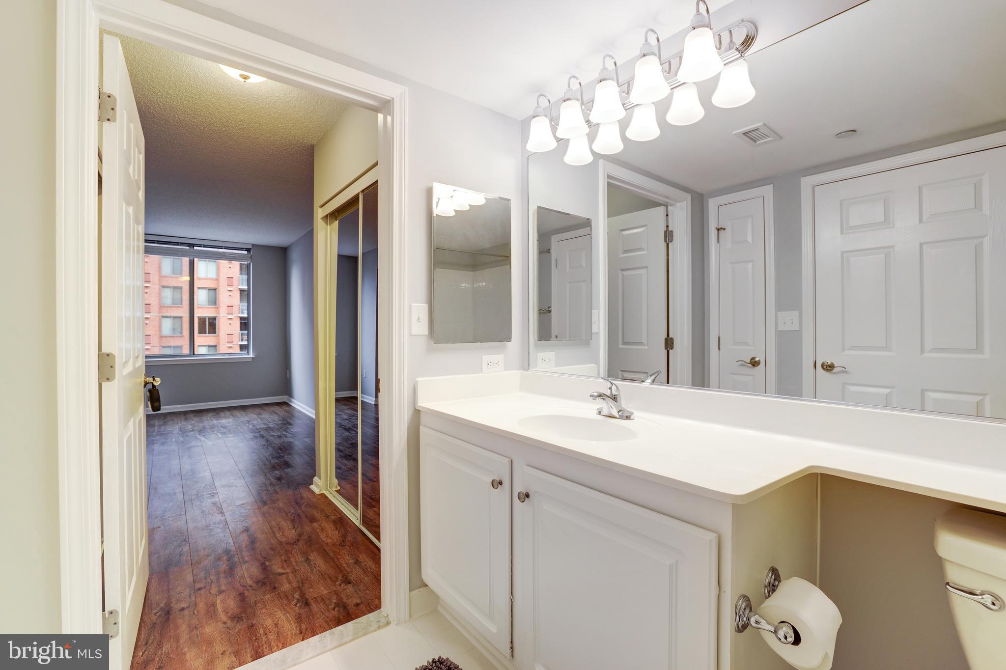 11710 Old Georgetown Road, Unit 809 Rockville, MD 20852 - Photo 17 of 39 Gallery Image 17