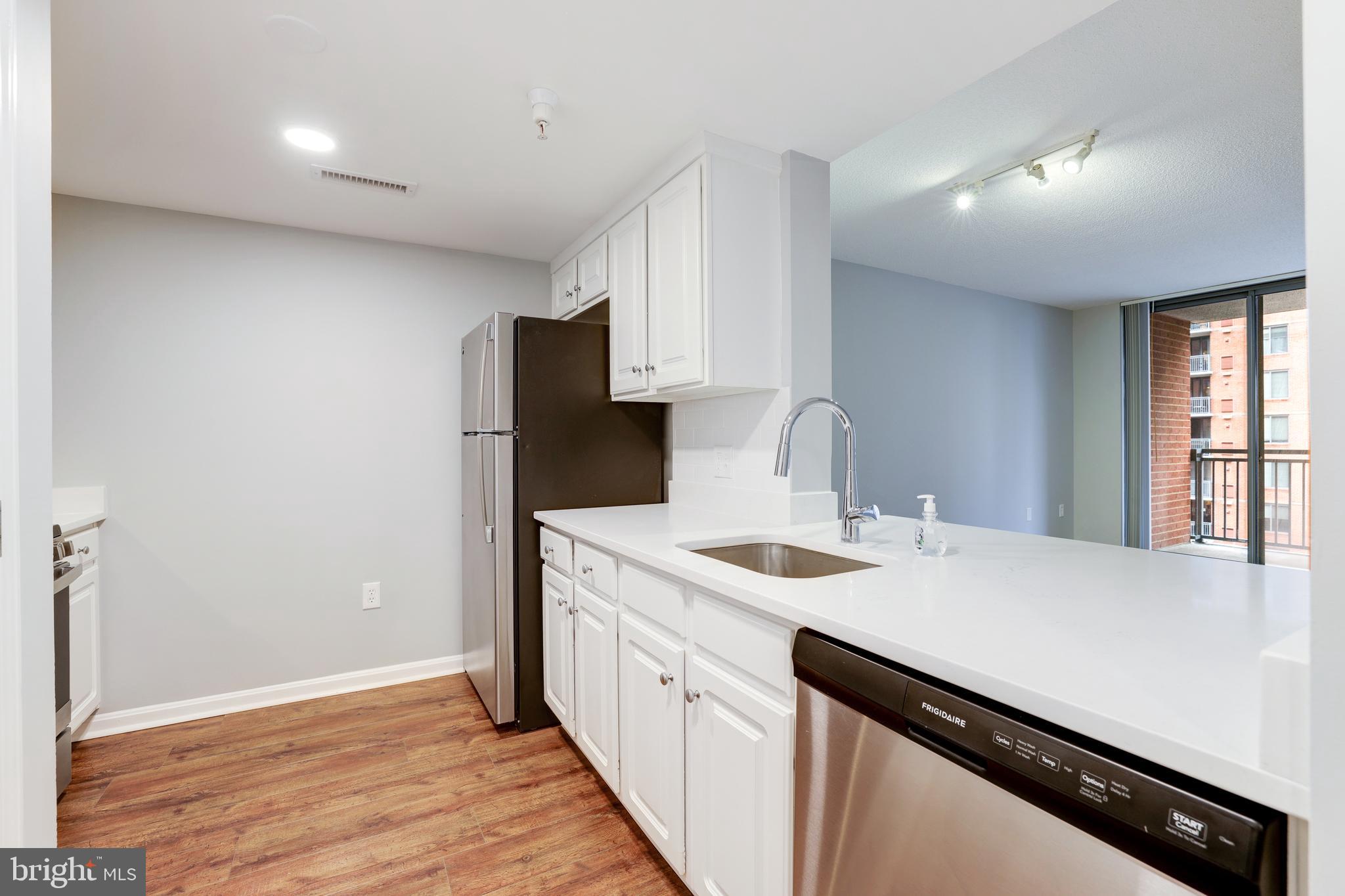 11710 Old Georgetown Road, Unit 809 Rockville, MD 20852 - Photo 6 of 39 Gallery Image 6
