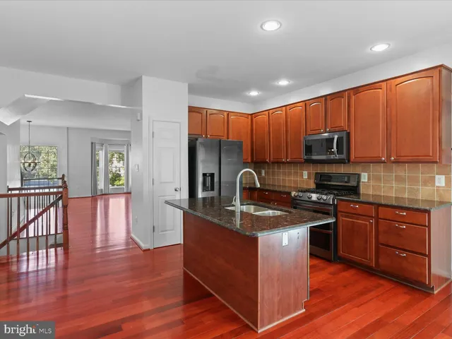 $3,350 | 8363 Jovin Circle, Springfield, VA 22153