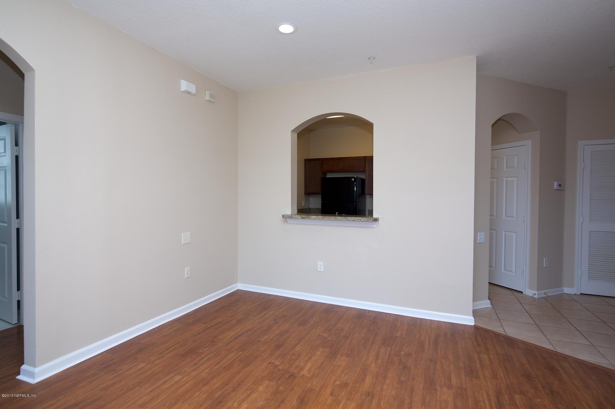 10550 Baymeadows Road, Unit 826 Jacksonville, FL 32256 - Photo 5 of 25 Dining Area