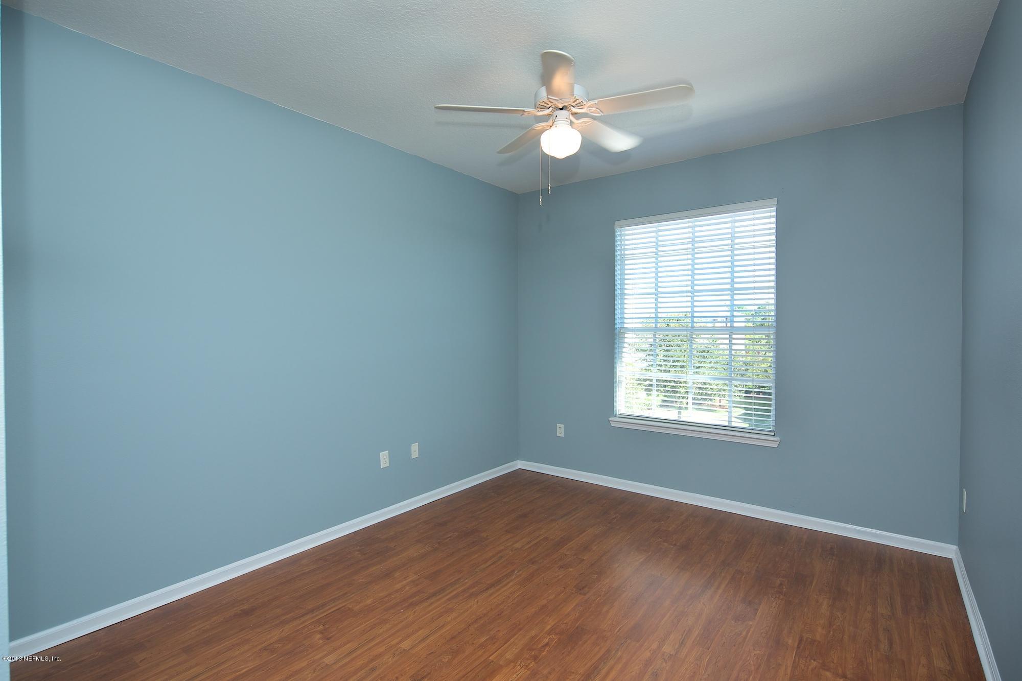 10550 Baymeadows Road, Unit 826 Jacksonville, FL 32256 - Photo 10 of 25 Master Bedroom