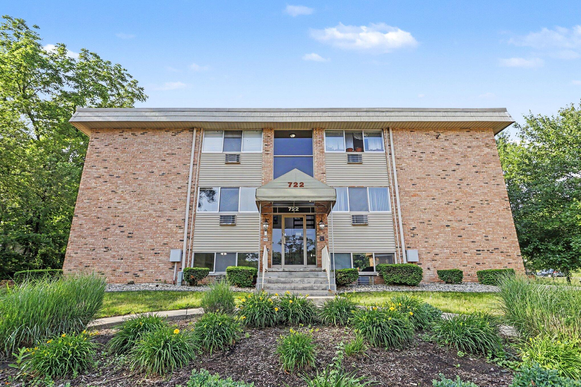 722 West Kilgore Road, Unit 102 Kalamazoo, MI 49008 - Photo 1 of 15 Primary
