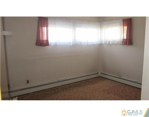 28 Richmond Road Edison, NJ 08817 - Photo 9 of 10