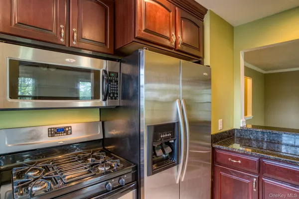 $2,300 | 9 Lexington Hills Road, Unit 3, Harriman, NY 10926