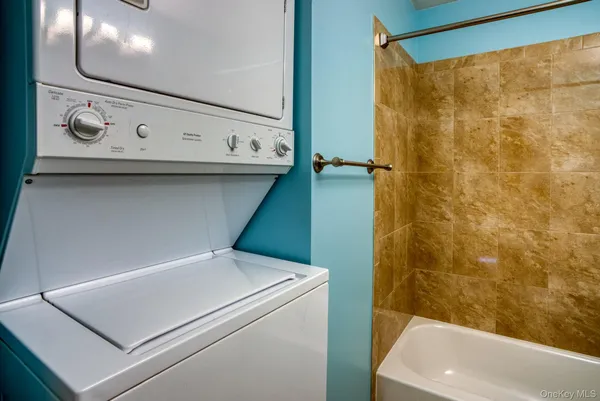 $2,300 | 9 Lexington Hills Road, Unit 3, Harriman, NY 10926