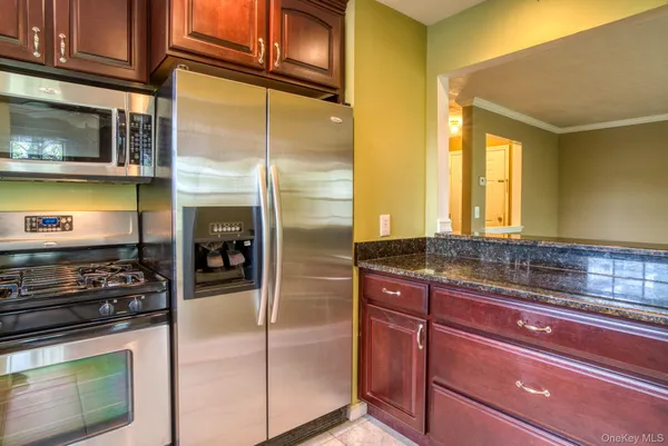 $2,300 | 9 Lexington Hills Road, Unit 3, Harriman, NY 10926