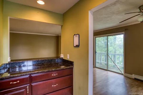 $2,300 | 9 Lexington Hills Road, Unit 3, Harriman, NY 10926