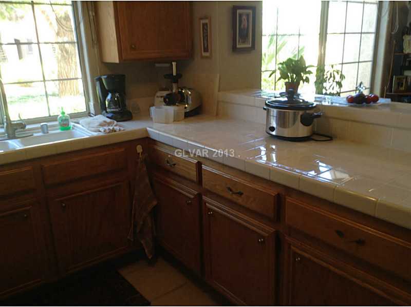 1851 Hillpointe Road, Unit 1211 Henderson, NV 89074 - Photo 18 of 30 Kitchen.