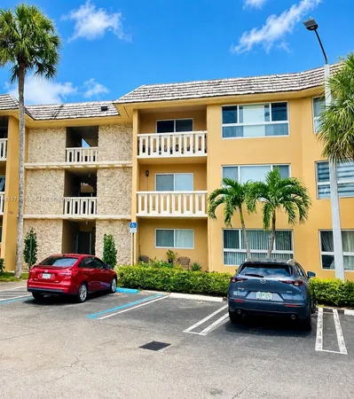 $2,100 | 7430 Miami Lakes Drive, Unit E210, Miami Lakes, FL 33014