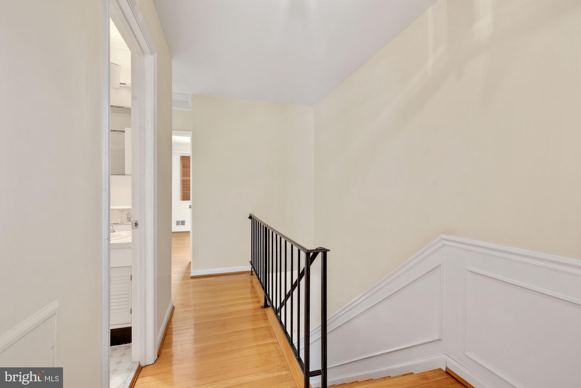2123 Bucknell Terrace, Unit 52 Silver Spring, MD 20902 - Photo 9 of 26 Hallway - Upper Level