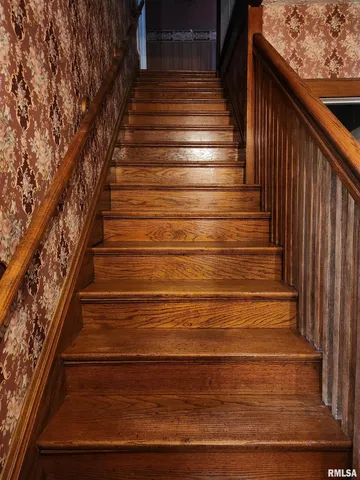 $159,900 | 803 5th Avenue South, Clinton, IA 52732