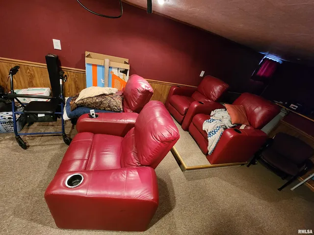 $159,900 | 803 5th Avenue South, Clinton, IA 52732