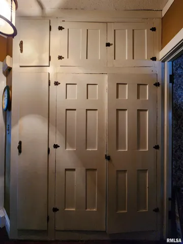 $159,900 | 803 5th Avenue South, Clinton, IA 52732