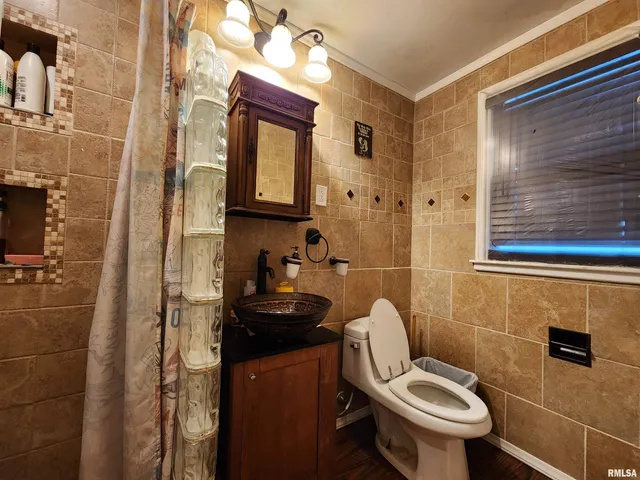 $159,900 | 803 5th Avenue South, Clinton, IA 52732