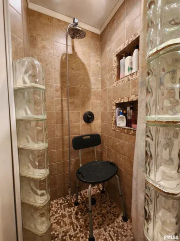 $159,900 | 803 5th Avenue South, Clinton, IA 52732