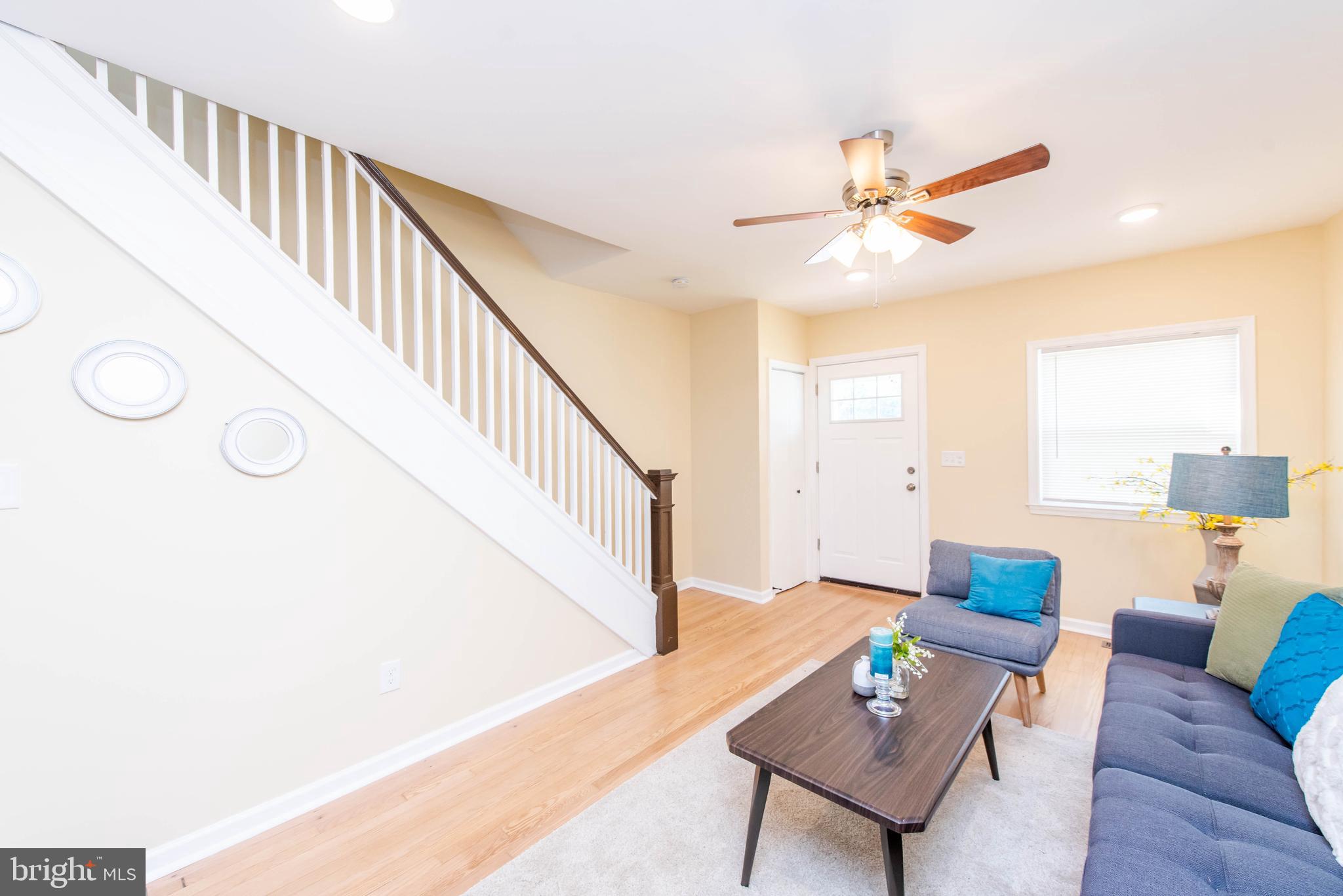3802 Colborne Road Baltimore, MD 21229 - Photo 14 of 38 Living Room