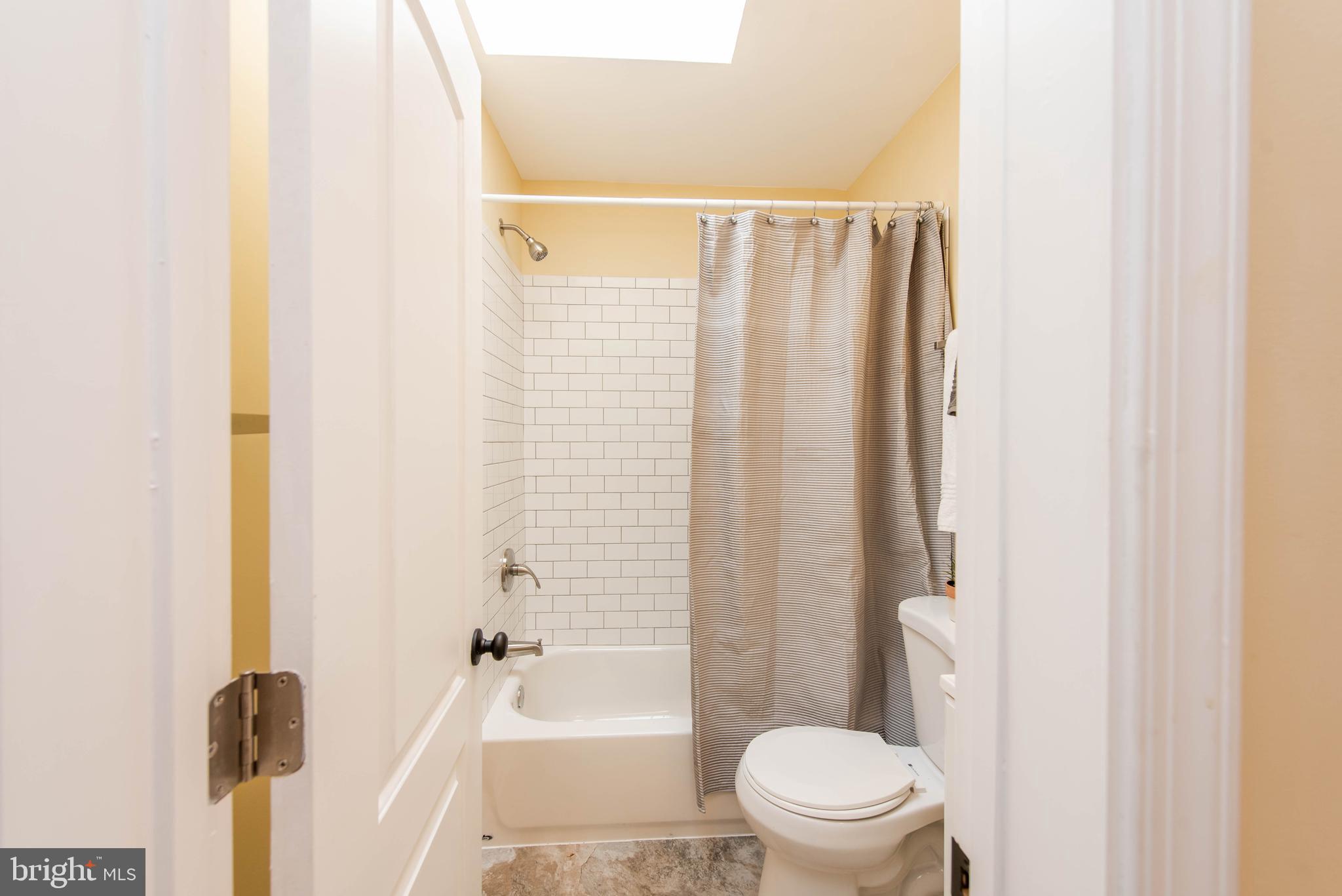 3802 Colborne Road Baltimore, MD 21229 - Photo 17 of 38 Owners Bath