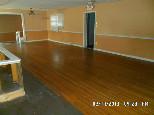 1135 Winchester Road Memphis, TN 38116 - Photo 4 of 7 a view of an empty room