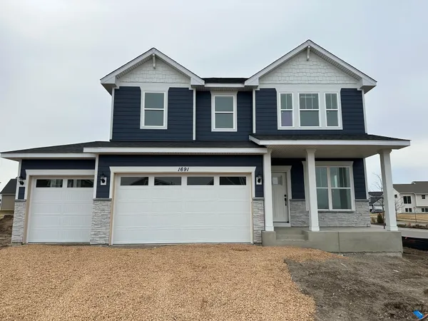 $585,000 | 1691 Tyrone Drive, Shakopee, MN 55379