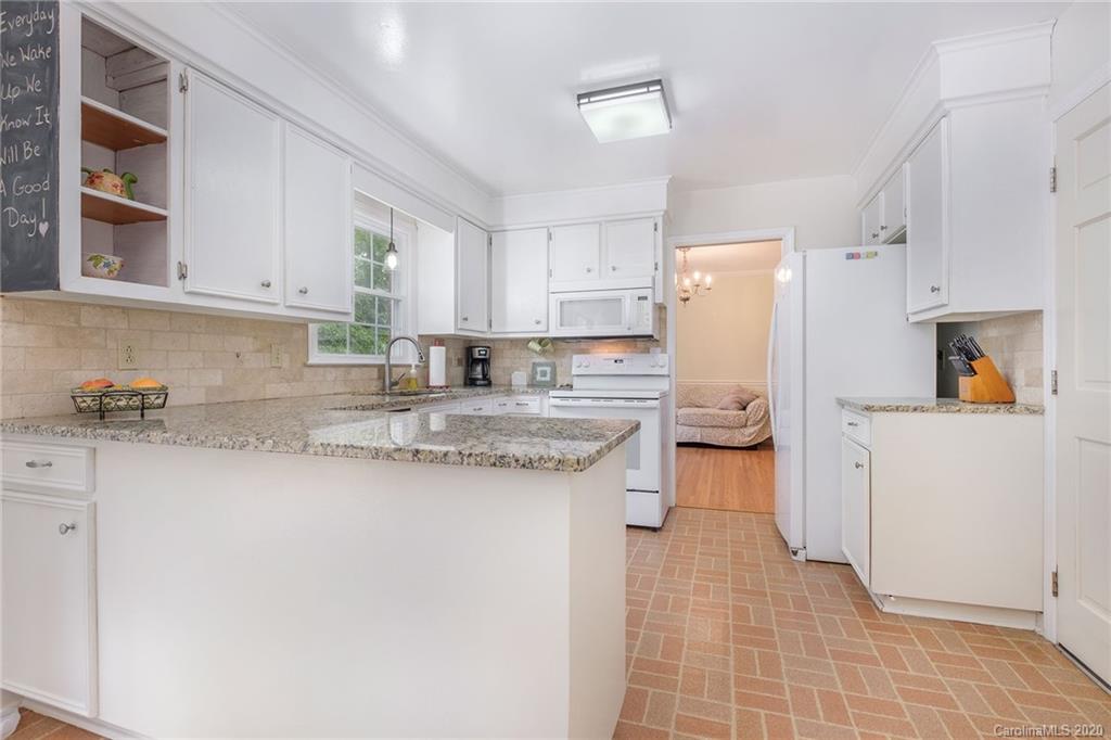 6125 Gate Post Road Charlotte, NC 28211 - Photo 14 of 41 Gallery Image 14