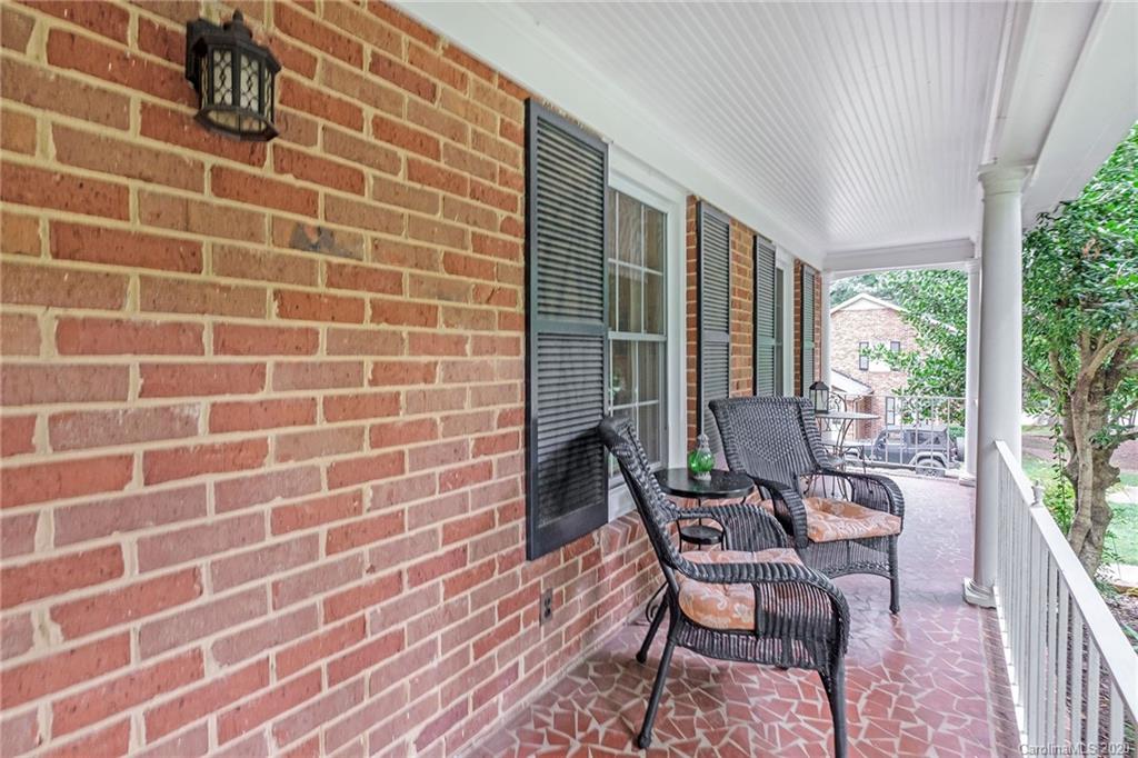6125 Gate Post Road Charlotte, NC 28211 - Photo 6 of 41 Gallery Image 6