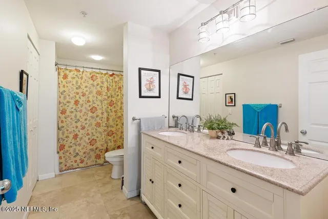 a view of a yard with palm trees