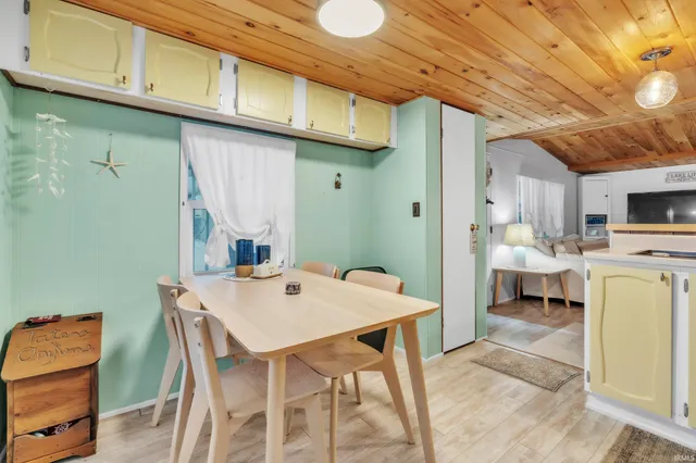 $91,000 | 5755 South 75 West, Wolcottville, IN 46795