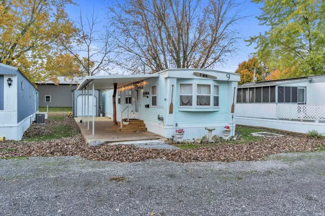 $91,000 | 5755 South 75 West, Wolcottville, IN 46795