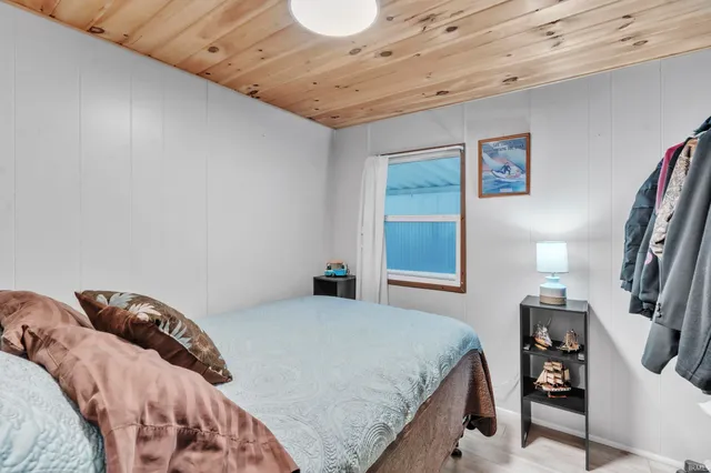 $91,000 | 5755 South 75 West, Wolcottville, IN 46795