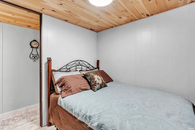 $91,000 | 5755 South 75 West, Wolcottville, IN 46795