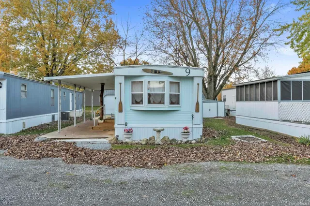 $91,000 | 5755 South 75 West, Wolcottville, IN 46795