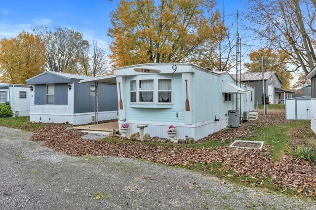 $91,000 | 5755 South 75 West, Wolcottville, IN 46795