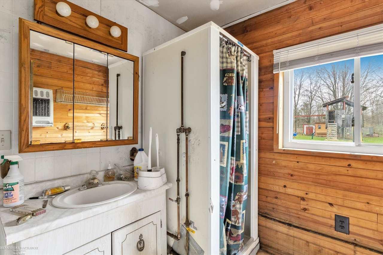 4805 Hess Road Vassar, MI 48768 - Photo 33 of 54 50072260-32.JPG