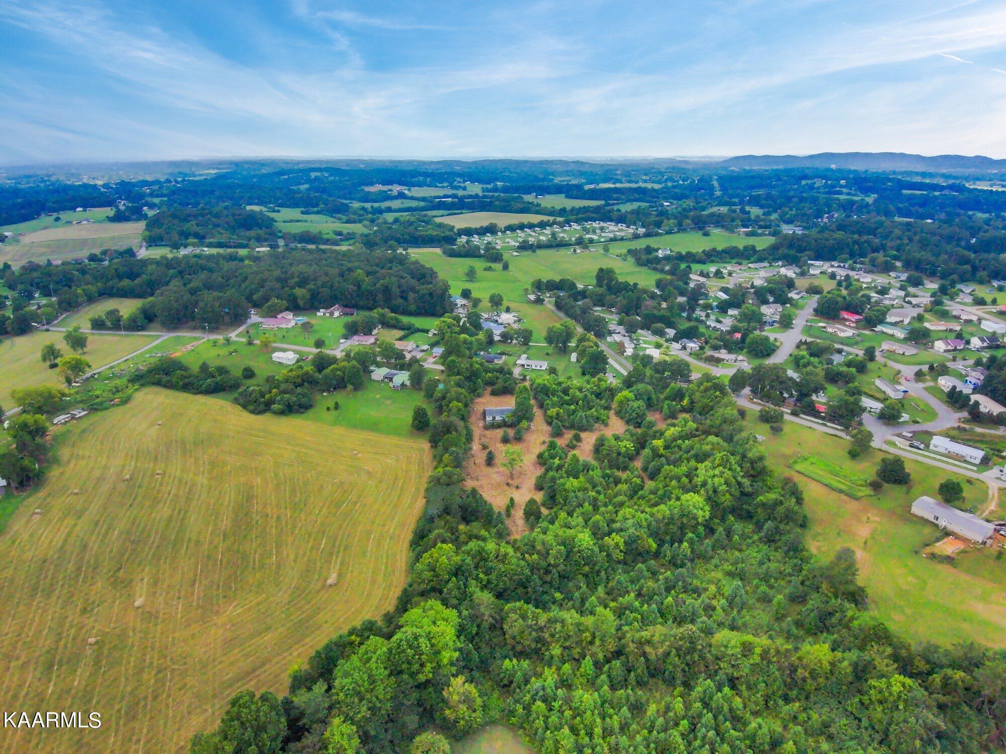 4936 Pea Ridge Road Maryville, TN 37804 - Photo 18 of 25 4936-Pea-Ridge-Rd-Maryville-TN-6