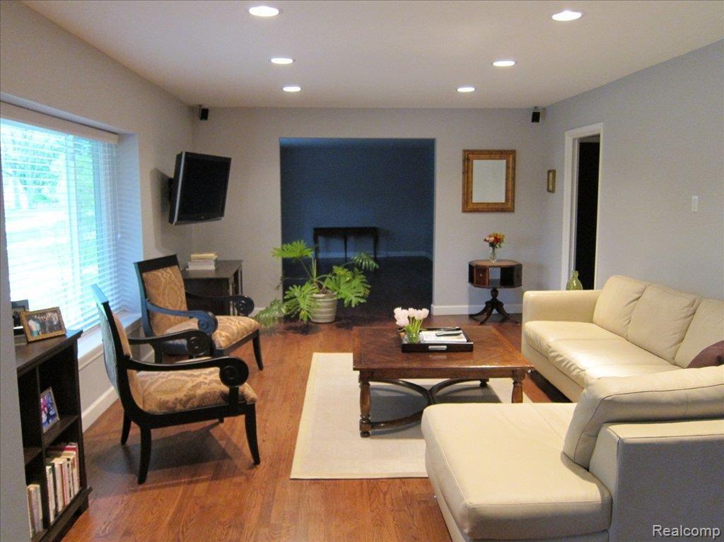 2412 Worcester Road West Bloomfield, MI 48323 - Photo 12 of 23 HOUSE PHOTOS 005