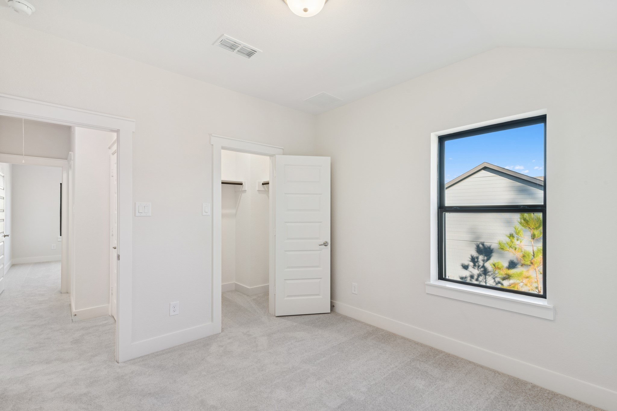 16146 Rita Road Conroe, TX 77302 - Photo 38 of 49 an empty room with painting and a painting on the wall