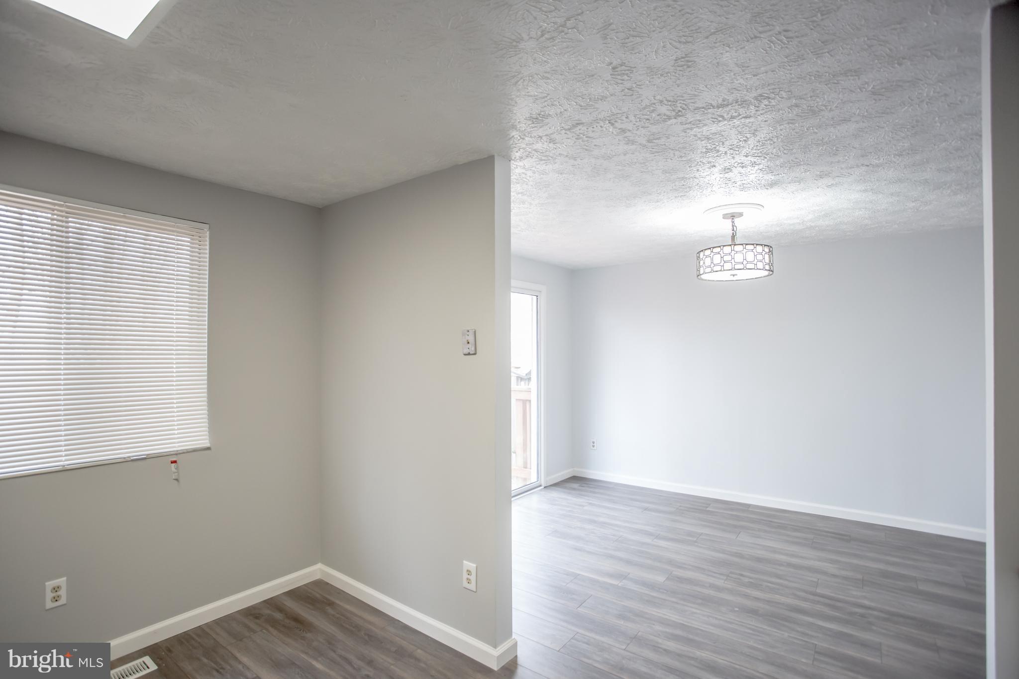 8051 Orange Plank Road Springfield, VA 22153 - Photo 22 of 41 Interio