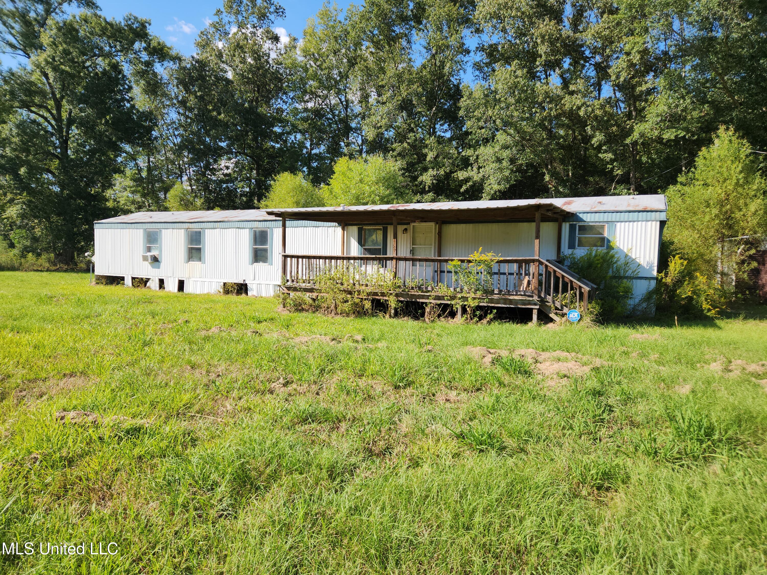 118 Meadow Woods Florence, MS 39073 - Photo 1 of 33 FRONT