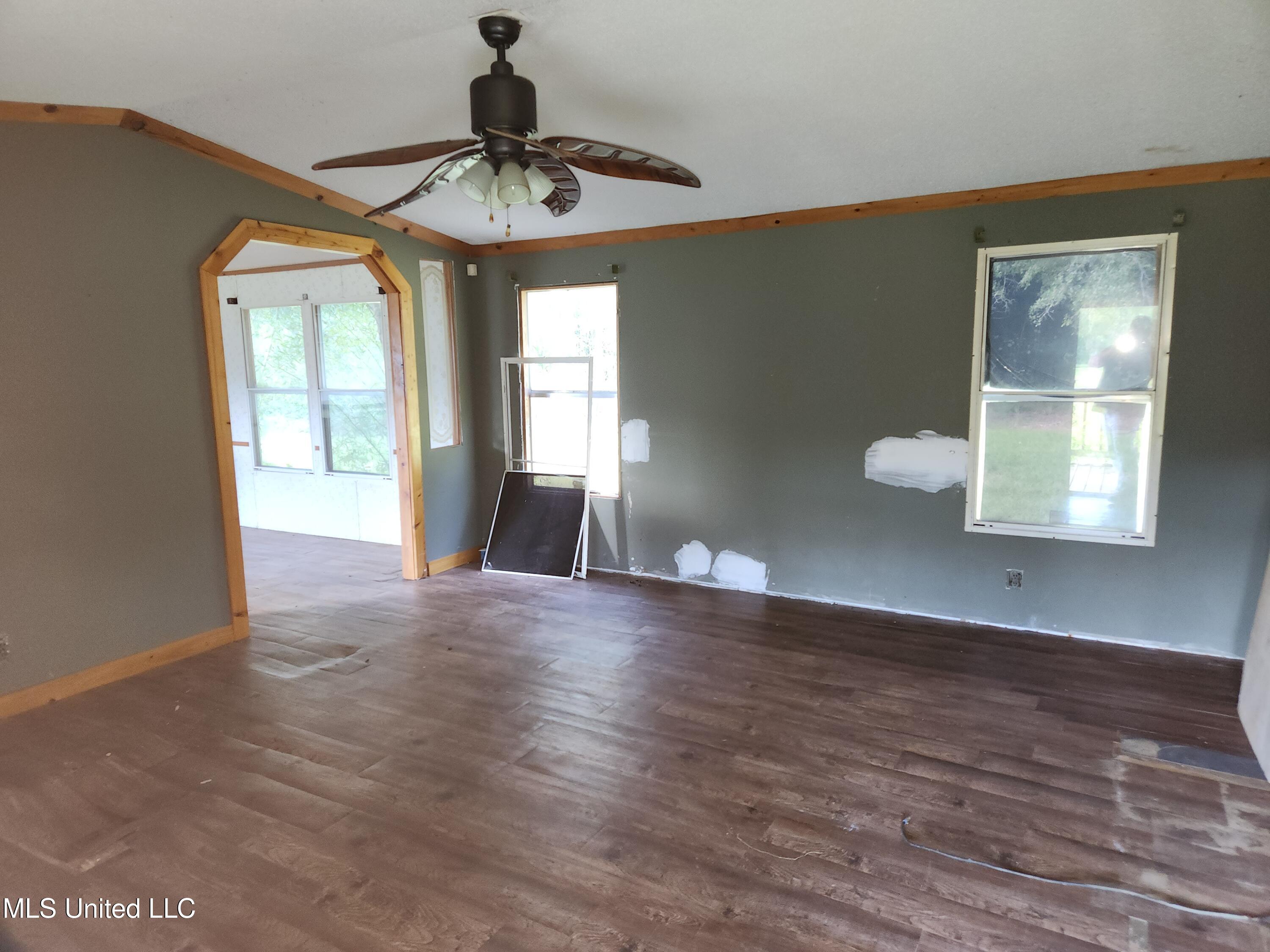118 Meadow Woods Florence, MS 39073 - Photo 7 of 33 LIVING.1