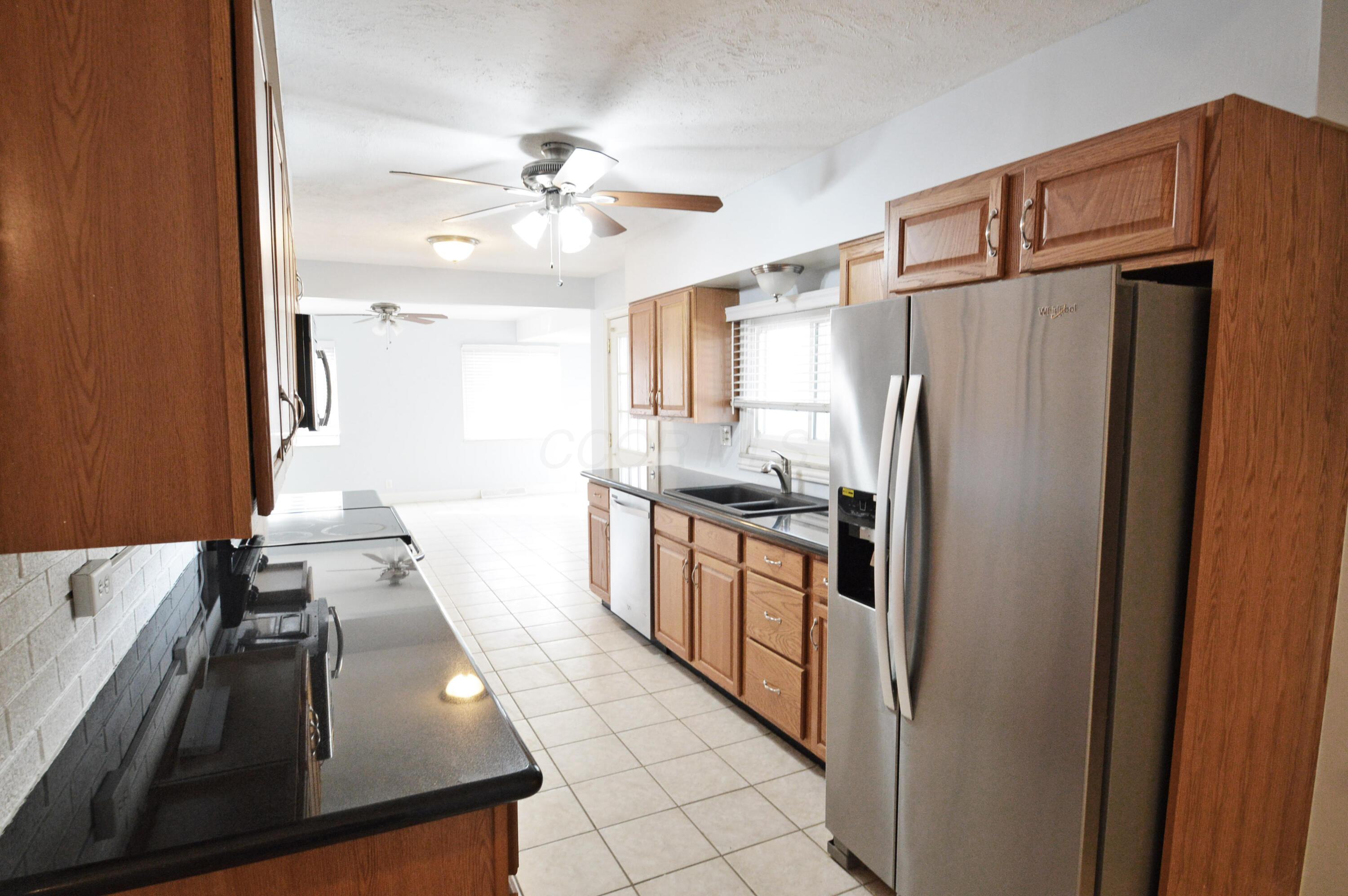 5138 Roberts Road Hilliard, OH 43026 - Photo 15 of 35 Kitchen C