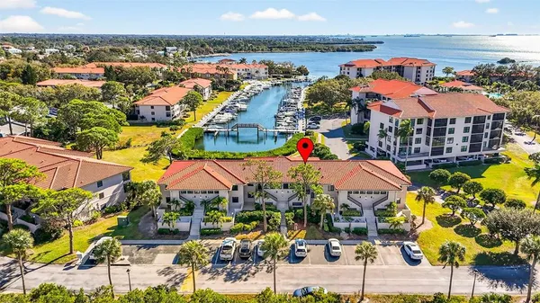 $2,350 | 1805 Mariner Drive, Unit 52, Tarpon Springs, FL 34689