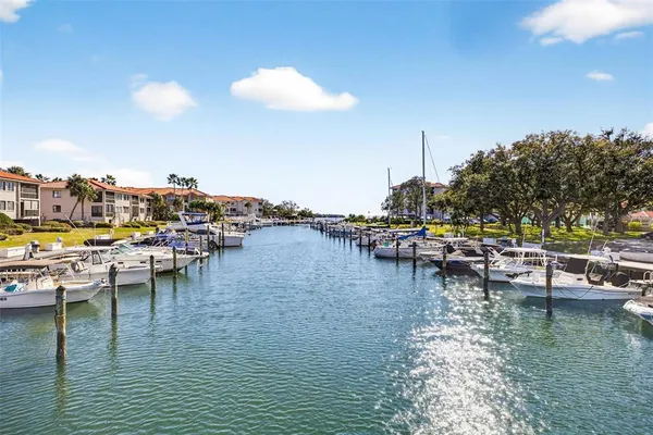 $2,200 | 1805 Mariner Drive, Unit 52, Tarpon Springs, FL 34689