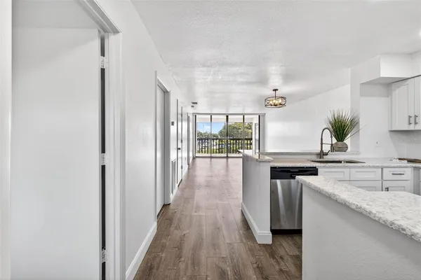 $2,200 | 1805 Mariner Drive, Unit 52, Tarpon Springs, FL 34689