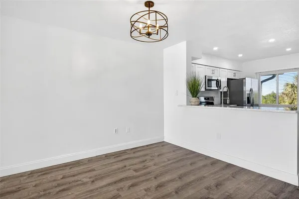 $2,200 | 1805 Mariner Drive, Unit 52, Tarpon Springs, FL 34689