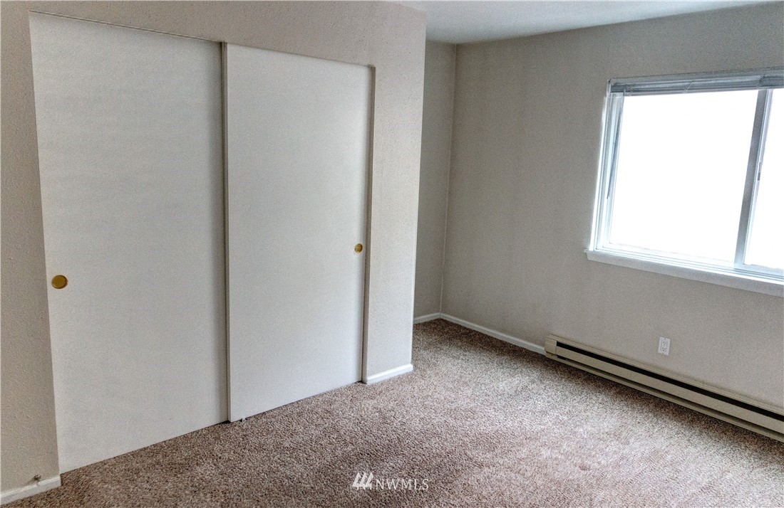 5834 Northeast 75th Street, Unit B202 Seattle, WA 98115 - Photo 11 of 20